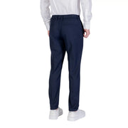 Marineblau, maßgeschneidert Antony Morato Herrenhose aus Viskosemischung mit elegantem, modernem Schnitt und dezenter Bügelfalte an den Gesäßtaschen.