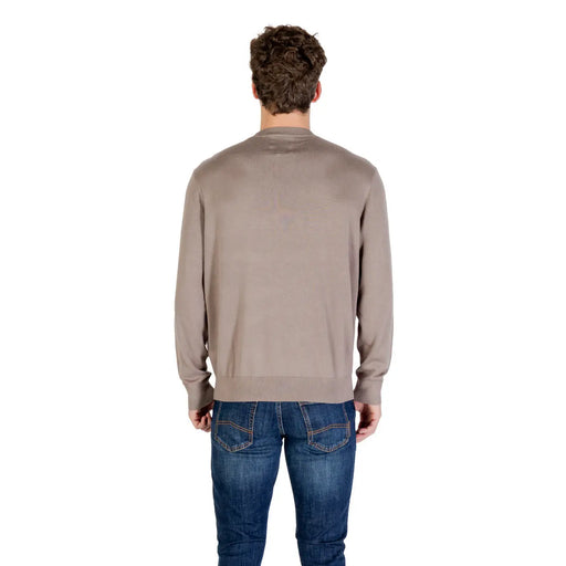 Taupe crew neck sweatshirt with ribbed cuffs and hem, made of cotton blend.