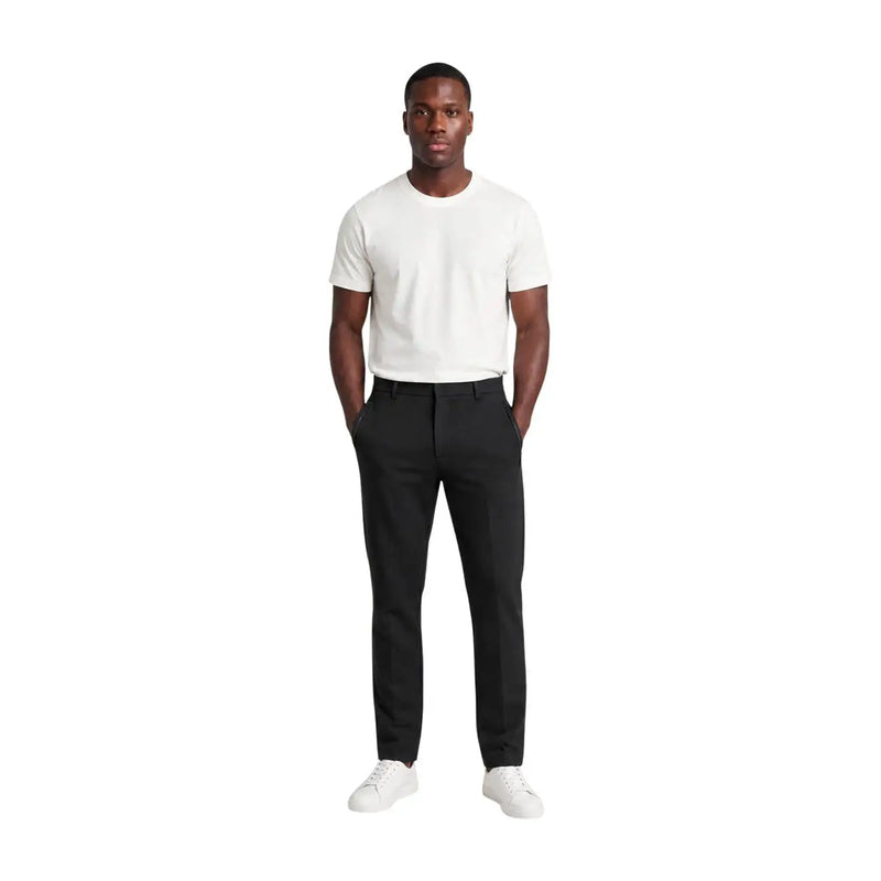 Armani Exchange Schwarze, taillierte Herrenhose aus Baumwollmischgewebe mit elegantem, modernem Schnitt und dezenten Bügelfalten