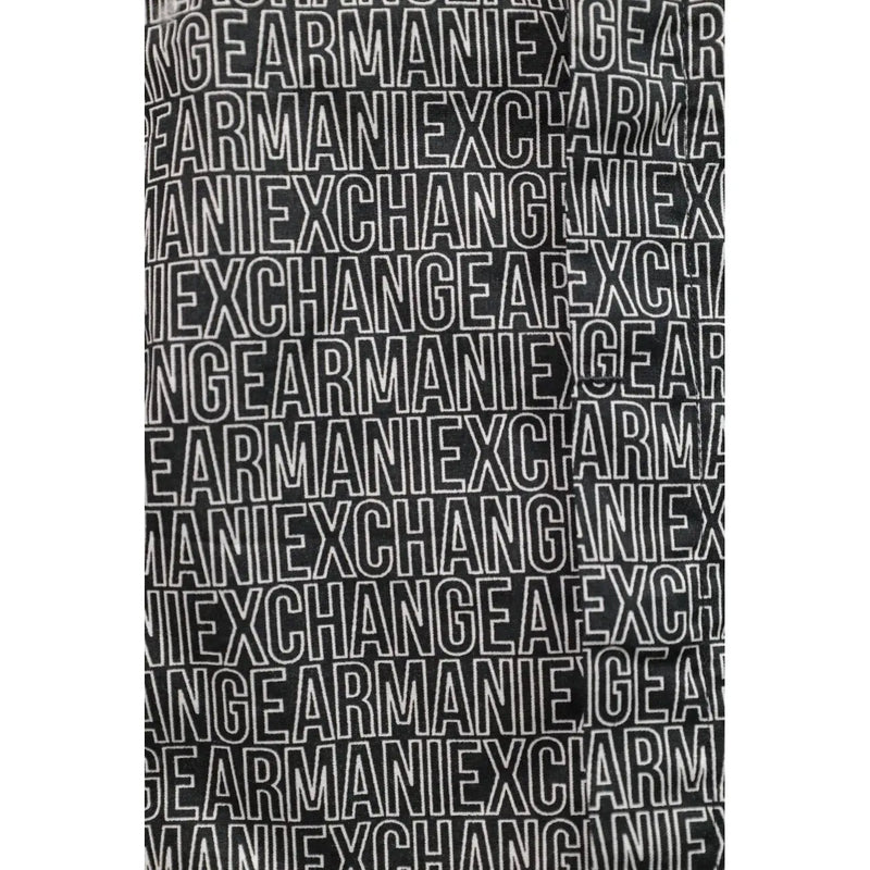 Schwarzer Stoffschal mit kräftigem Weiß armani exchange Umrissdruck ergänzend armani exchange schwarzes Herrenhemd aus Baumwoll-Lycra