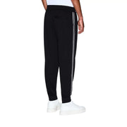 Armani Exchange Schwarze Herren-Jogginghose aus Polyestergemisch mit zwei parallelen weißen Streifen an der Außenseite jedes Beins