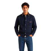 Armani Exchange Herren-Baumwollhemd, blau, klassisch, langärmlig, mit marineblauer Jeansjacke mit dunkelbraunem Kragen und Taschenbesatz.