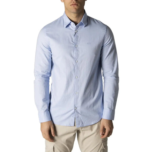 Armani Exchange men’s light blue long-sleeved classic cotton shirt with subtle textured weave and embroidered logo