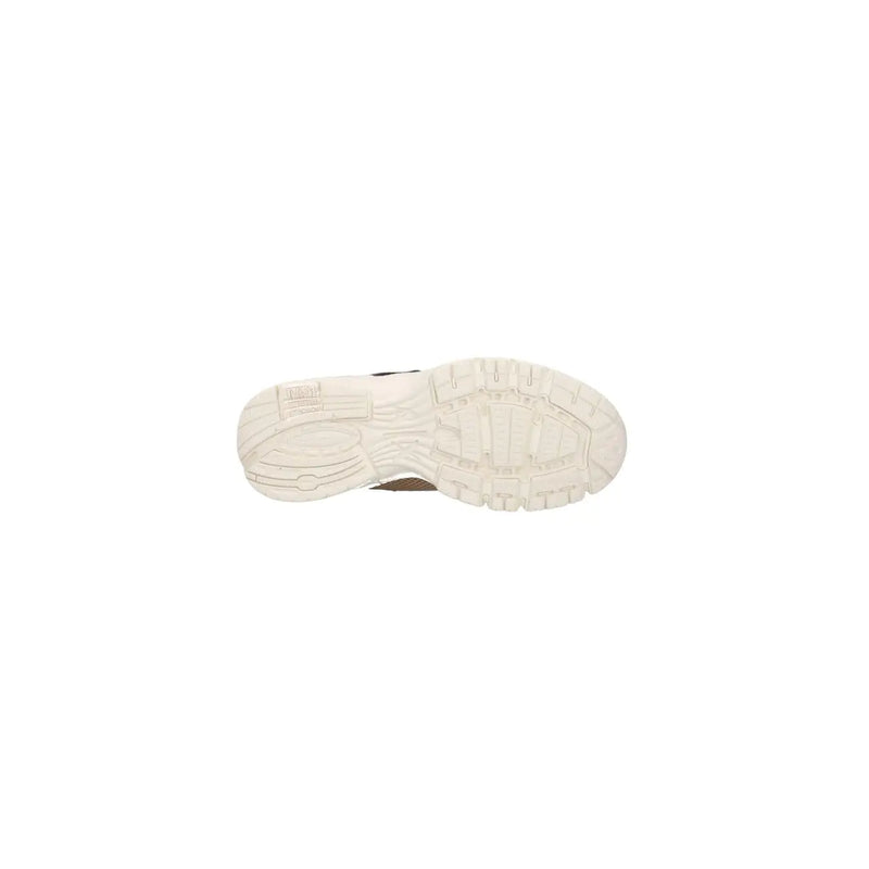 Rückansicht von Armani Exchange Beigefarbene Damen-Sneaker aus Leder mit weißer Gummisohle mit strukturiertem Profil und dezentem Markenlogo.