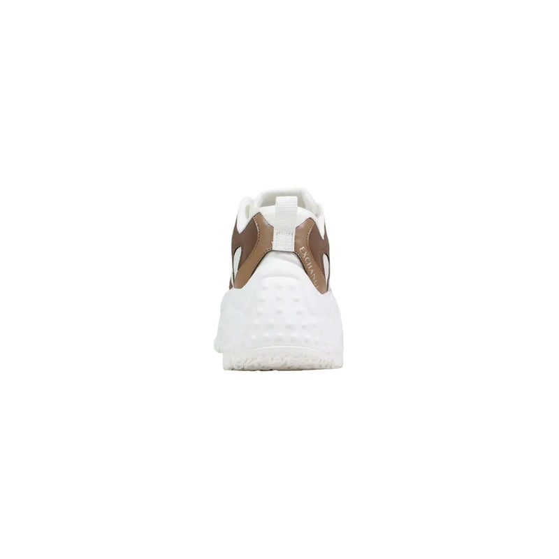 Armani Exchange Damen-Sneaker aus braunem Polyestergemisch mit klobiger Sohle und strukturiertem Obermaterial, von der Rückseite gesehen