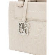 cremefarben armani exchange Damenhandtasche aus beigefarbenem Polyester mit geprägtem Logomuster und silberfarbenem Anhänger