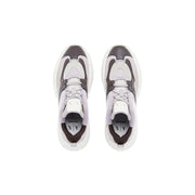 Armani Exchange Die Damen-Sneaker zum Hineinschlüpfen zeichnen sich durch ein klobiges Design aus grau-weißem Polyurethan mit schwarzen Akzenten aus.