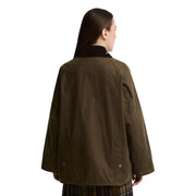 Barbour Damen-Blazer aus beigefarbenem Baumwollwachs mit olivgrünem Wachsbezug, dunkelbraunem Kragen und goldfarbenen Knöpfen