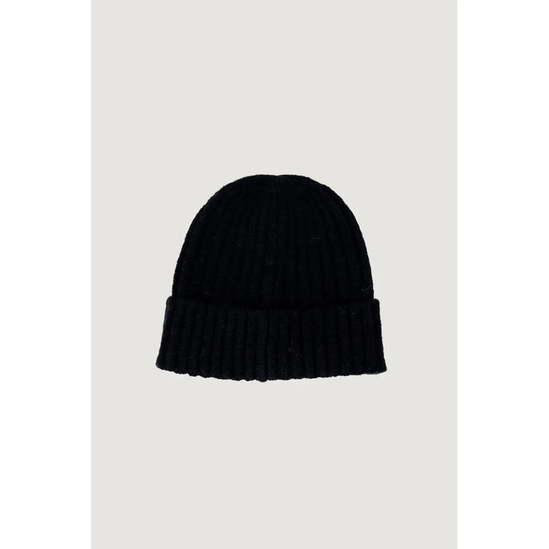 Schwarze Strickmütze, abgebildet in einem Produktbild für Schwarze Strickmütze