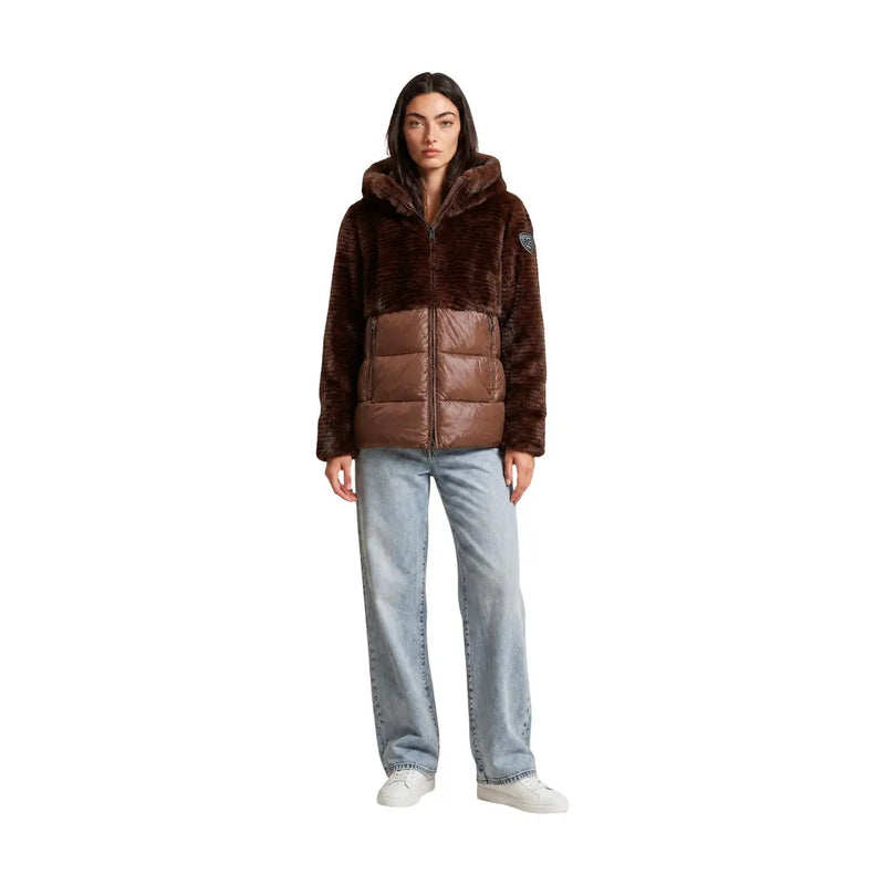 Blauer Brauner Damen-Winterblazer mit Kapuze aus Nylon mit braunem Kunstpelz und gesteppten Details.