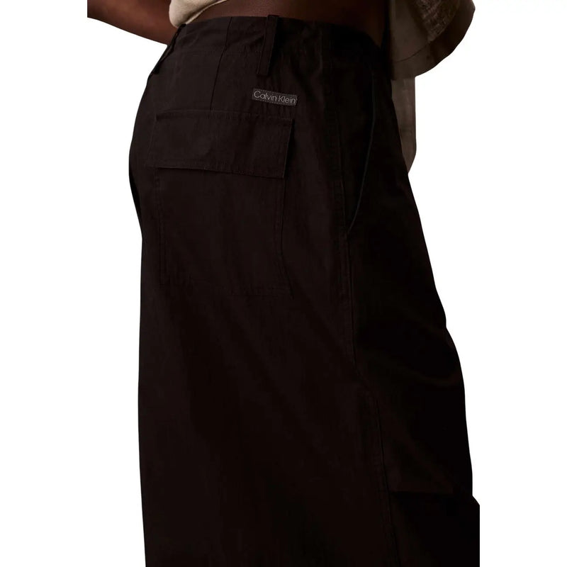Schwarze Calvin Klein Herren-Cargohose aus Baumwoll-Nylon mit bequemer Passform und mehreren Taschen