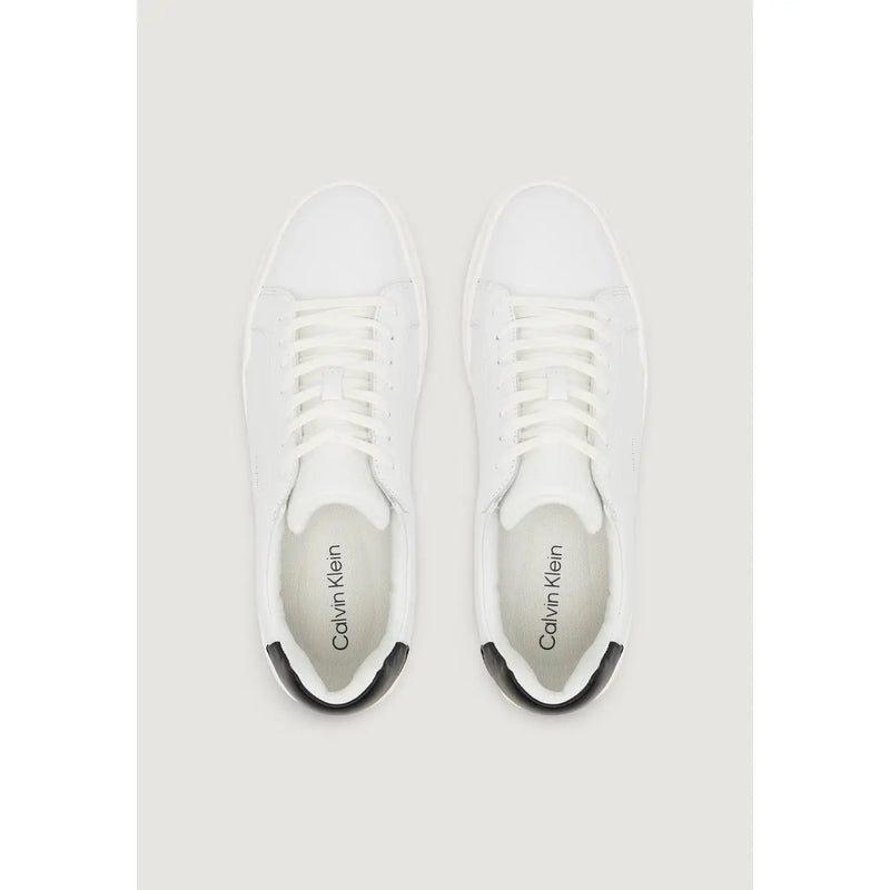 Calvin Klein Jeans Herren-Sneaker aus weißem Leder mit schwarzen Zehenkappen und Schnürsenkeln aus Gummi für Herbst und Winter