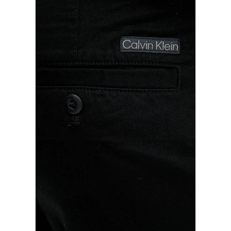 Schwarze Calvin Klein Herrenjeans mit dezent strukturiertem Stoff und elegantem, minimalistischem Design