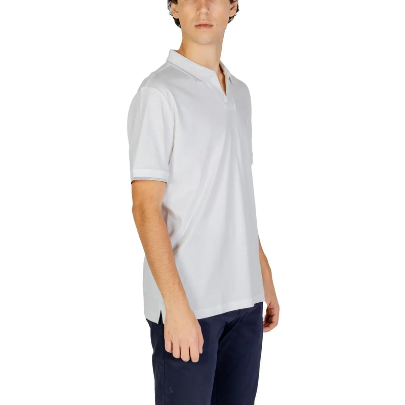 Calvin Klein Jeans men’s classic white polo shirt with short sleeves ribbed cuff trim made of 100 percent cotton