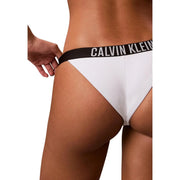 Weißes, geripptes Calvin Klein Nylon-Bikinihöschen im brasilianischen Stil mit schwarzem Bund und weißem Logo für Damen-Strandbekleidung