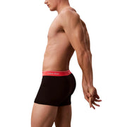 Schwarze Calvin Klein Herren-Baumwoll-Trunks mit rotem Bund und Markenlogo im 3er-Pack