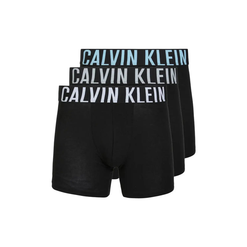 Calvin Klein Herren-Boxershorts aus schwarzem Baumwoll-Stretchmaterial mit kontrastierenden weißen und hellblauen Logostreifen
