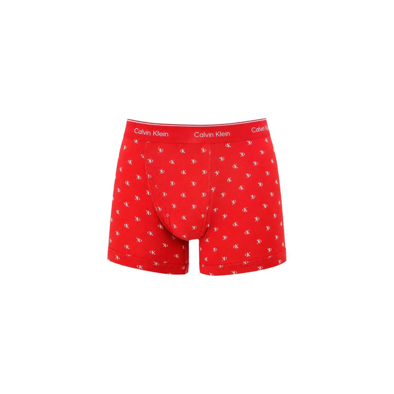 Rote Calvin Klein Herren-Boxershorts aus Baumwolle, 3er-Pack, mit weißem CK-Logo-Muster und passendem rotem Bund mit Markenlogo