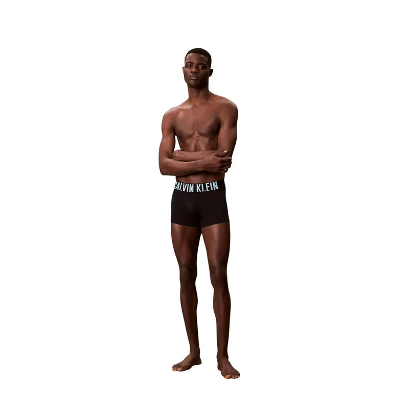 Calvin Klein Schwarze 3er-Packung Herren-Baumwoll-Trunks mit schwarzem Boxershorts und weißem Logo-Bund