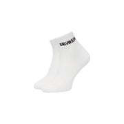 Weiße Calvin Klein Herren-Baumwollsocken mit schwarzem Logo aus der Quarter Logo Stripe Kollektion