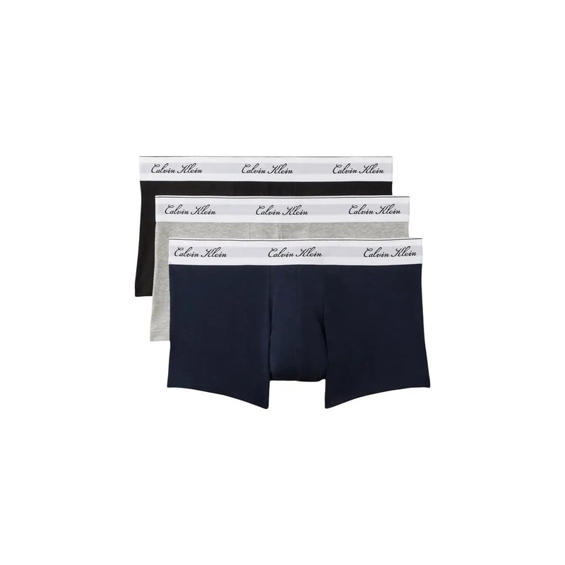 Calvin Klein Herren-Baumwoll-Badehosen mit niedrigem Bund, 3er-Pack in Schwarz, Grau und Marineblau mit elastischem Bund und weißem Logo.