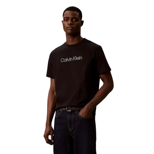 Schwarzes Calvin Klein Herren-T-Shirt aus Baumwolle in klassischer Passform mit weißem Logo auf der Brust