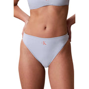 Hellgrau Calvin Klein Damen-Bikinihose mit dezentem rosa CK-Logo und Ziernähten aus Nylon-Elastan