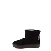 Schwarze Wildleder-Ankle-Boots von Chiara Ferragni für Damen mit weichem, rosafarbenem Futter und dezentem, lilafarbenem Logo-Detail an der Seite