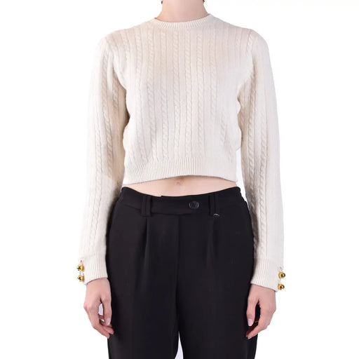 Cremefarbener, weißer Wollstrickpullover von Chiara Ferragni für Damen, kurz geschnitten, mit Zopfmuster und goldfarbenen Knopfmanschetten