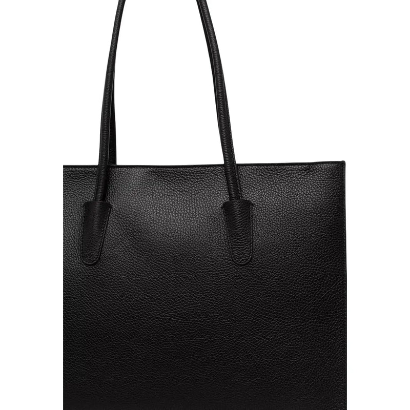 Schwarze Tragetasche aus genarbtem Leder mit formstabilen Henkeln von Coccinelle Damengröße W40,5 in klassischem Schwarz