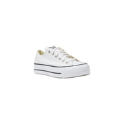 Converse Weiße Damen-Plateau-Sneaker aus Canvas mit schwarzer Gummisohle und Schnürsenkeln.