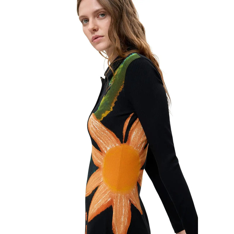 Desigual Damenkleid mit Blumenmuster aus schwarzer Viskose mit langen Ärmeln und einem leuchtend orangefarbenen Sonnenblumenmotiv