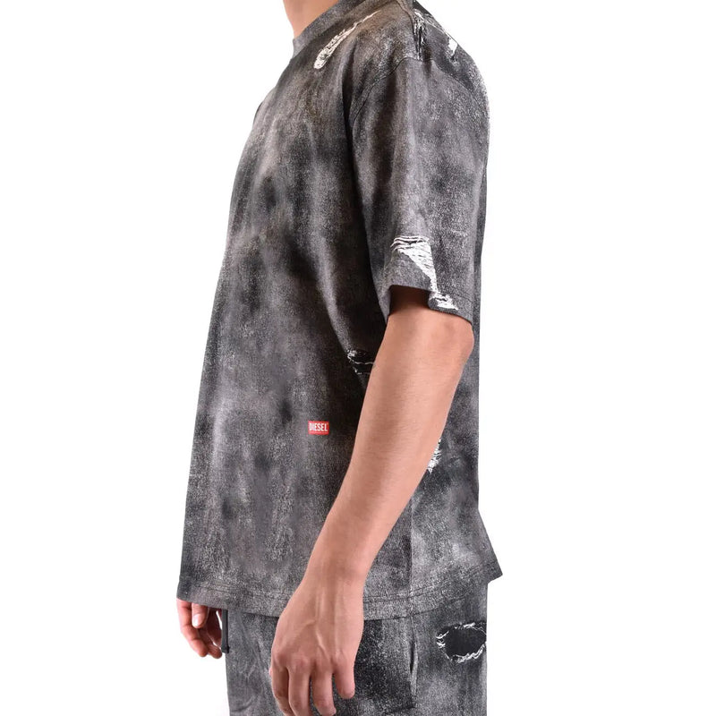 Diesel Schwarzes Herren-T-Shirt aus Baumwolle im Used-Look mit grau-schwarzem Batikmuster und Rissen