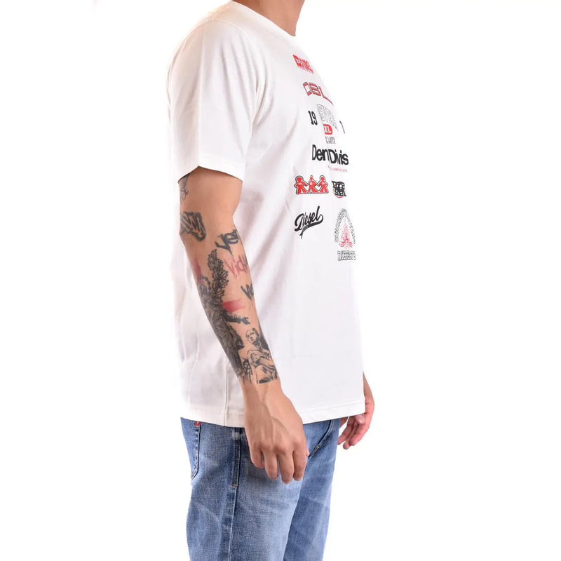 Diesel Weißes Herren-T-Shirt aus Baumwolle mit Rundhalsausschnitt, kurzen Ärmeln und einem rot-schwarzen Logo-Print auf der Brust