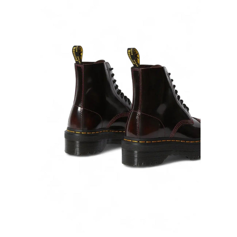 Dunkelburgunderrote Dr. Martens Damen-Plateau-Stiefel aus Lackleder, Ansicht von hinten