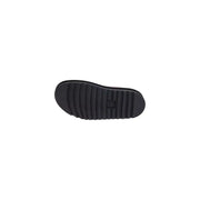 Schwarze Gummisohle mit geripptem Profil und kleinem Logo auf rosafarbenen Dr. Martens Voss II Damen-Sandalen aus Leder mit Schnalle