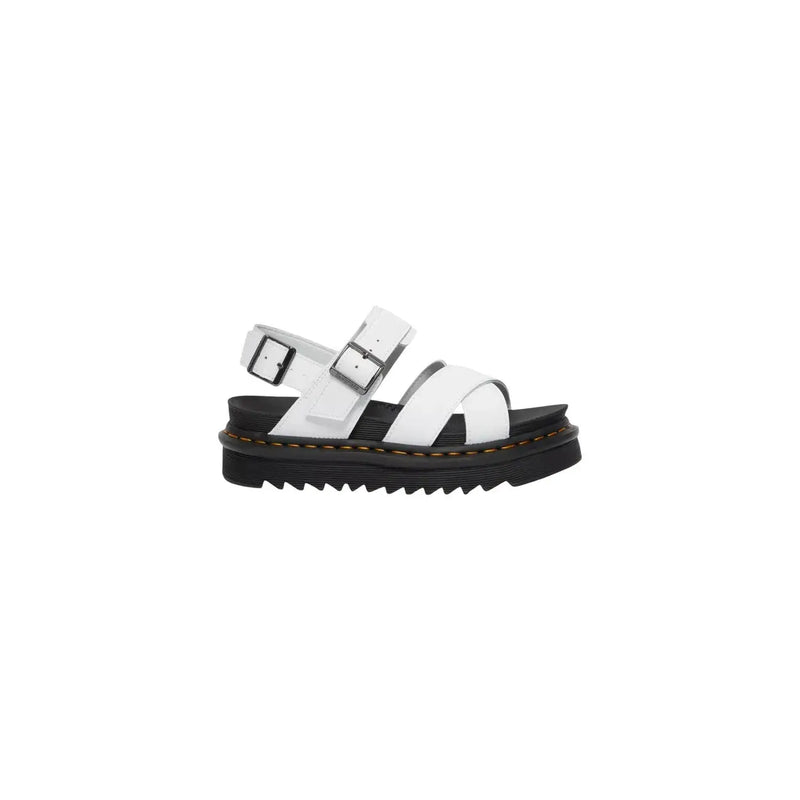 Weiße Dr. Martens Voss II Ledersandalen für Damen mit schwarzer Plateausohle und silberfarbenen Schnallenverschlüssen