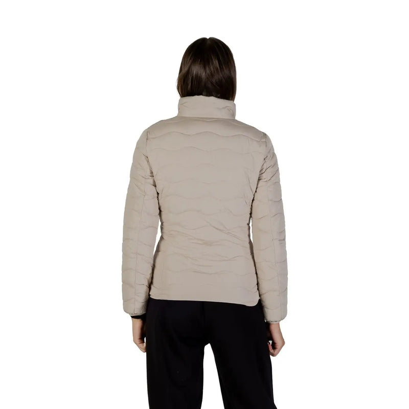 Ea7 Beige gesteppte Damen-Daunenjacke mit hohem Kragen, langen Ärmeln und Reißverschlusstaschen für kaltes Wetter