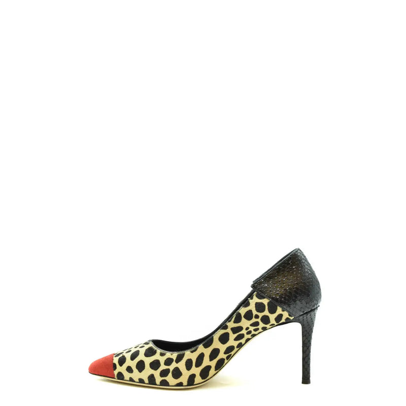 Giuseppe Zanotti Damenpumps mit Leopardenmuster aus Wildleder mit roter Zehenkappe und schwarzem Absatz in Schlangenlederoptik.