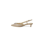Beiges Leder Guess Slingback-Pumps mit schmalem Absatz und silberner Schnalle an der Spitze, Größe 4