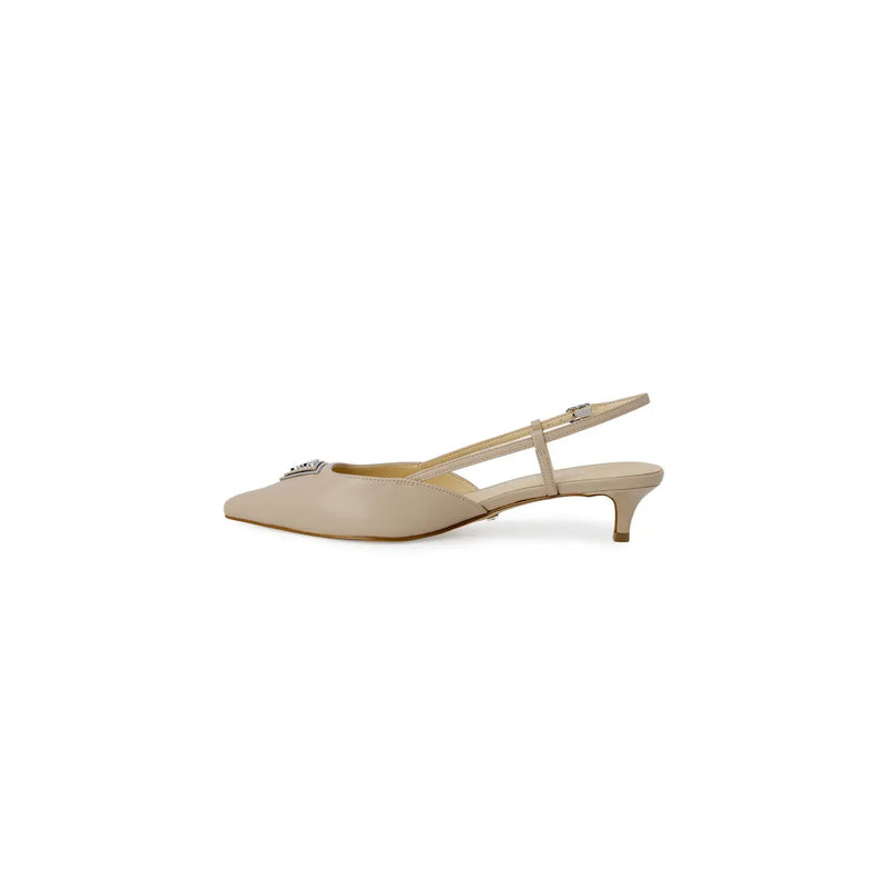 Beiges Leder Guess Slingback-Pumps mit schmalem Absatz und silberner Schnalle an der Spitze, Größe 4