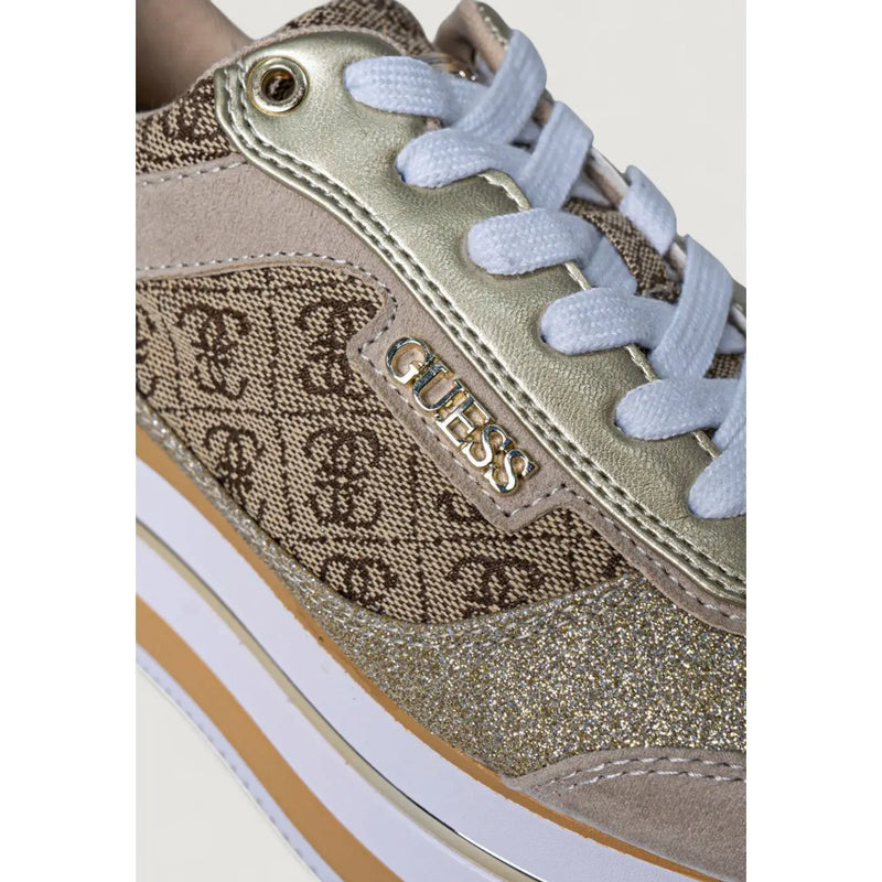 Guess Beige Damen-Sneaker aus Polyester zum Hineinschlüpfen mit goldenem Glitzer, braun gemustertem Stoff, hellblauen Schnürsenkeln und metallischem Logo