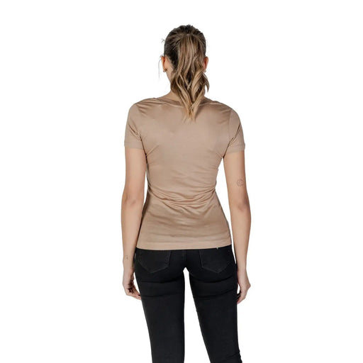 Beigefarbenes, kurzärmeliges, tailliertes Oberteil Guess Damen-T-Shirt aus Lyocell mit abgerundetem Halsausschnitt und V-Ausschnitt