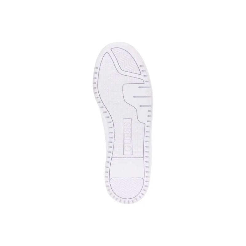 Weiße Gummisohle mit geprägtem Guess Logo und strukturiertes Profil auf der Rückseite schwarzer Damen-Sneaker aus Polyurethan