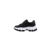 Guess Schwarze Damen-Sneaker aus Synthetikleder mit Schnürung, bestehend aus schwarzem Leder, dicker weißer Gummisohle und schwarzen Schnürsenkeln.
