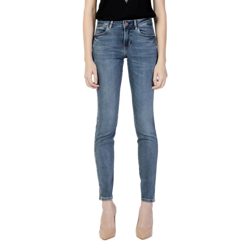 Guess women blue high waisted slim fit denim jeans with five pocket design and subtle fading from fall winter collection