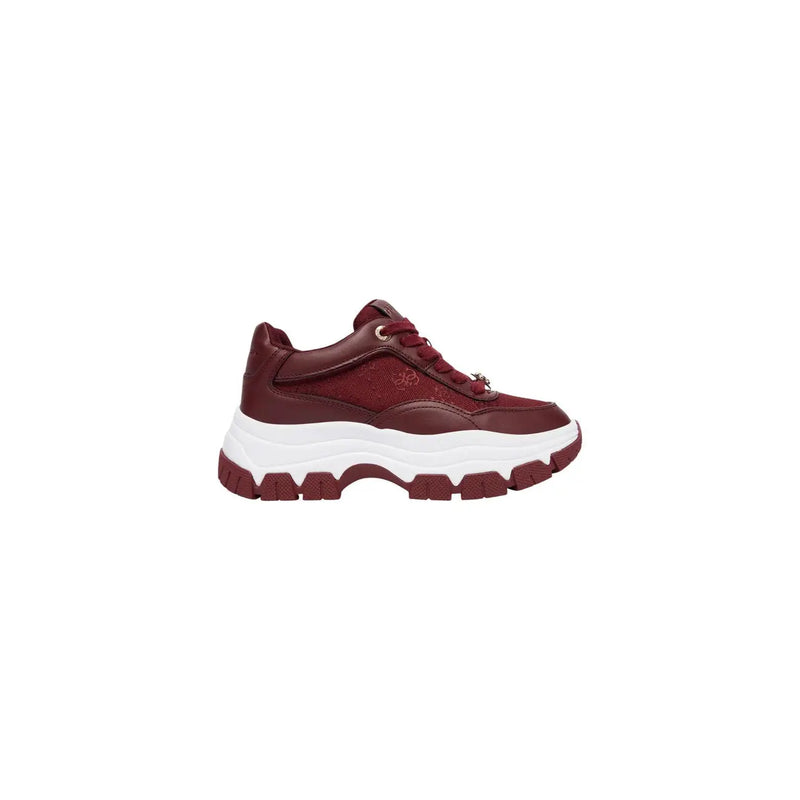 Guess Braune Damen-Sneaker aus Polyurethan mit bordeauxroter und weißer, klobiger Sohle und strukturiertem Obermaterial – ideal für den Herbst.