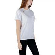 Weiß guess Damen-T-Shirt aus Baumwolle mit Rundhalsausschnitt und dezenter, kreisförmiger Verzierung auf der Brusttasche