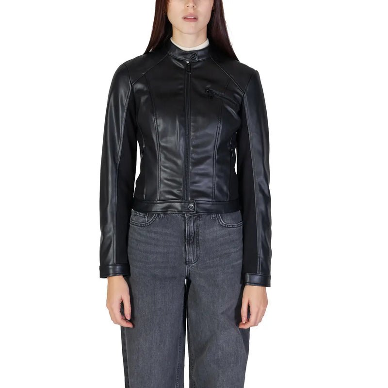 Guess Schwarzer Damenblazer aus Polyurethan mit hohem Kragen und Reißverschluss vorne im Bikerjacken-Stil aus Kunstleder.