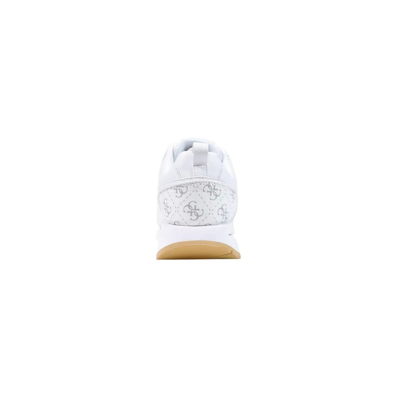 Rückansicht von weißem Polyurethan Guess Evory Damen-Sneaker mit dezentem silbernen Logomuster an der Ferse